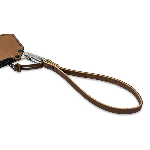 Trayvax Leather Wristlet, marrón