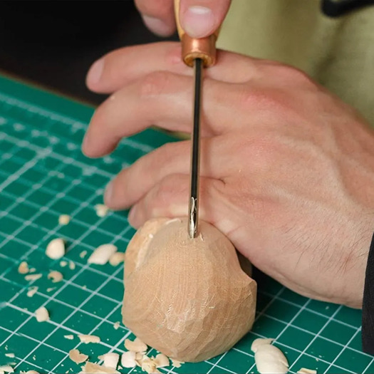 BeaverCraft Compact straight V-profile chisel K12-02