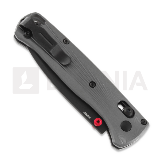 Coltello pieghevole Benchmade Bugout M390 Black Cerakote, grey sunburst aluminum 535BK-4