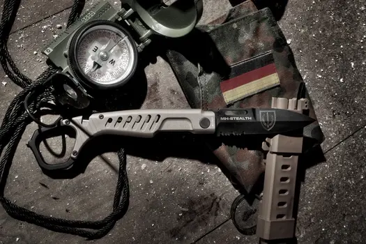 Extrema Ratio MH-Stealth folding knife