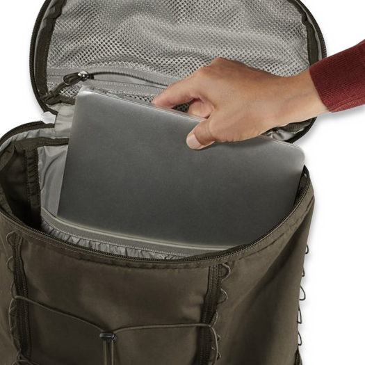 Fjällräven Singi 20 hátizsák, dark olive