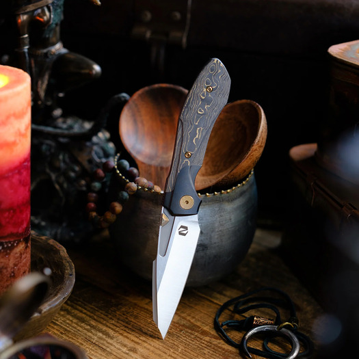 Null Knives Voodoo Doll - Gold Camo Carbon Fiber kääntöveitsi