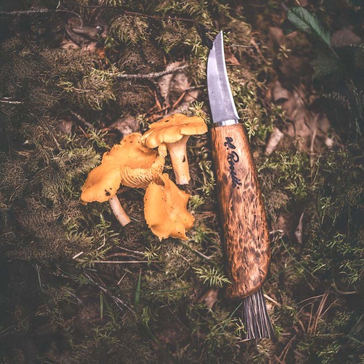 Roselli Mushroom knife with leather cord