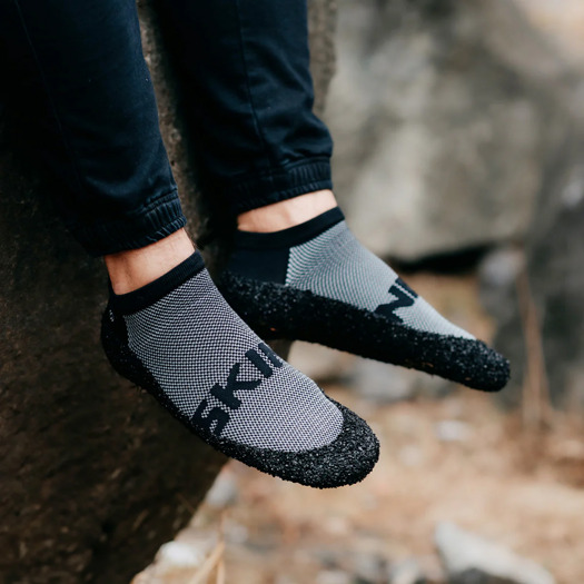 Skinners Sock shoes, Essentials 2.0 Concrete