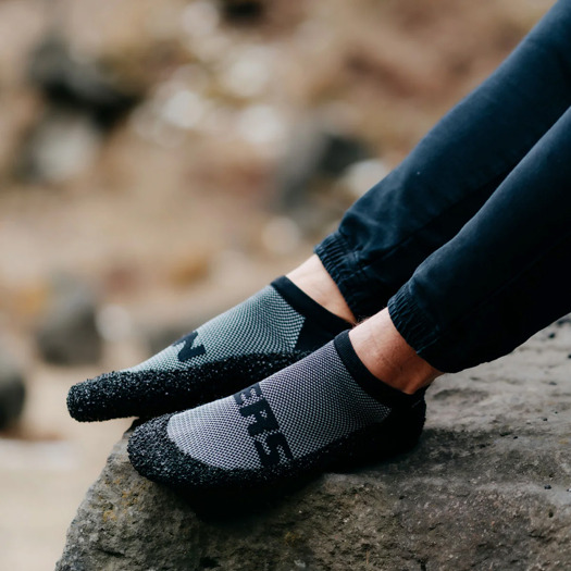 Skinners Sock shoes, Essentials 2.0 Concrete