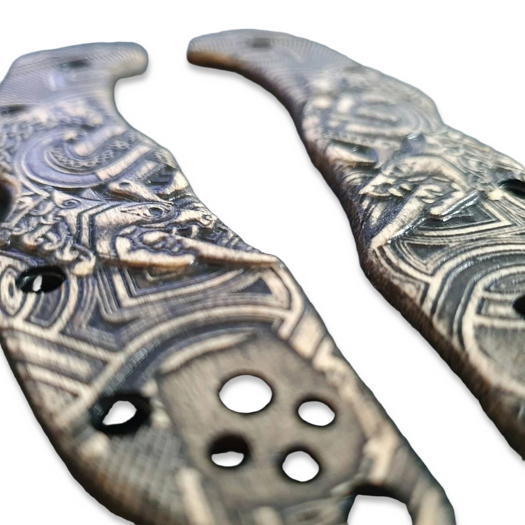 Svechnikov Workshop Spyderco Delica 4 / Lil Matriarch Celtic Heart handle scales