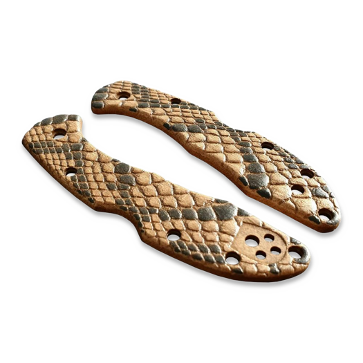 Svechnikov Workshop Spyderco Delica 4 / Lil Matriarch Snake Skin handle scales