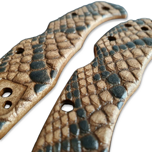 Svechnikov Workshop Spyderco Delica 4 / Lil Matriarch Snake Skin handle scales