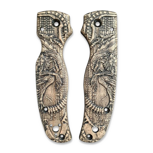 Svechnikov Workshop Spyderco Shaman Alien handle scales