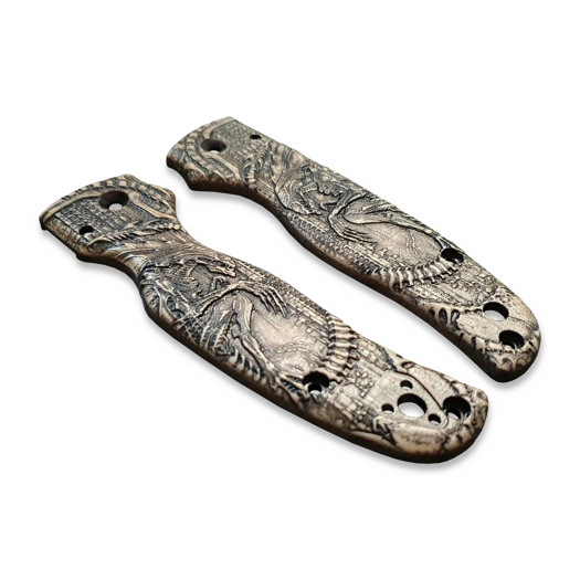 Svechnikov Workshop Spyderco Shaman Alien handle scales
