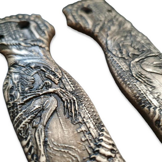 Svechnikov Workshop Spyderco Shaman Alien handle scales