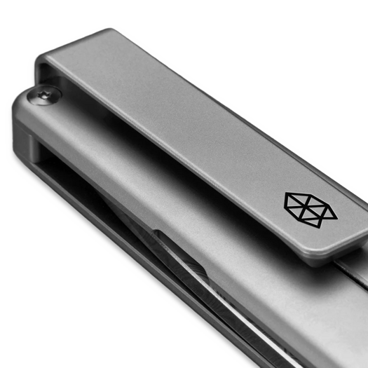The James Brand The Chapter 2 - Titanium / Damascus / Straight sulankstomas peilis