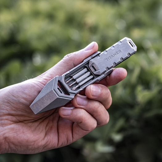 Multiherramienta Titaner Titanium Multi-Tool Pry Bar with Fidget Slider