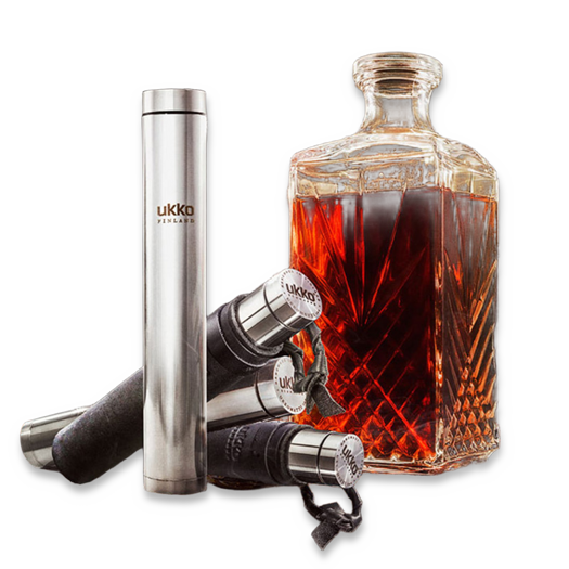 Fiaschetta Ukko Finland Ukkomatti 100 Lion Finland with leather case