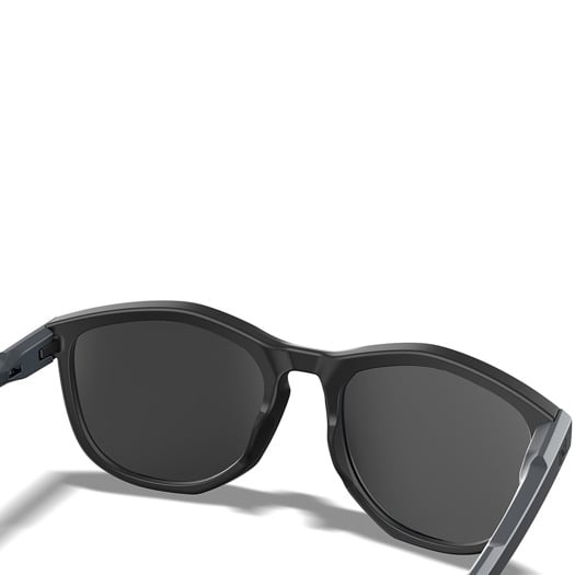 Wiley X Bravo Black frame with CAPTIVATE™ Polarized Black Lenses